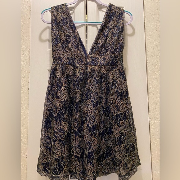 - Lulus Blue with Gold metallic lace size S - Picture 3 of 9